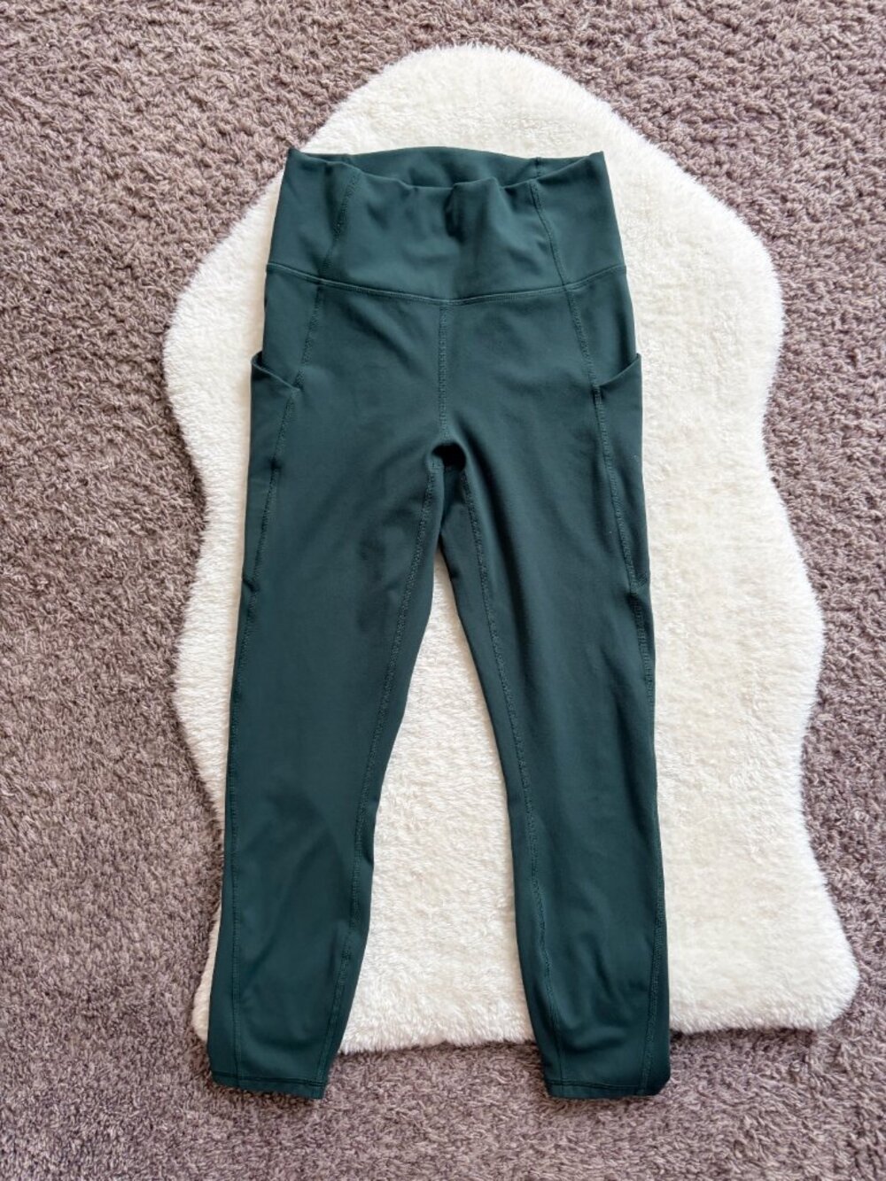 Fabletics 7/8 Oasis Leggings in Everpine, Small